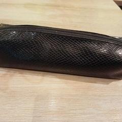 Fodral zwart met make up, rapporterat av Van der Valk Hotel Vianen med iLost