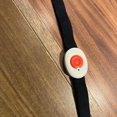 Sos armband alarm systeem voor senioren, as reported by Gemeente Heemstede using iLost