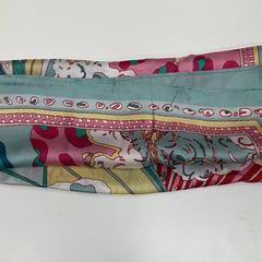 スカーフ, como reportado por IKEA新三郷 utilizando o iLost