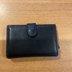 Pasjeshouder Marin., como reportado por Gemeente Amsterdam utilizando o iLost