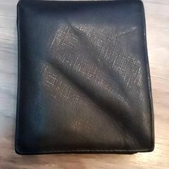 Peněženka wallet, jak nahlášeno Leonardo Royal Hotel Amsterdam pomocí iLost