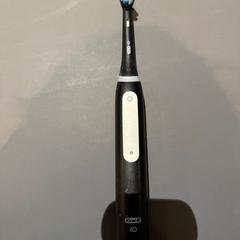 Szczoteczka do zębów Oral B, zgłoszono przez Van der Valk Hotel Deventer przy użyciu iLost