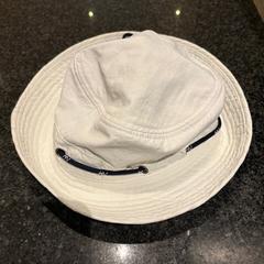 帽子 がiLostで Van der Valk Spier-Dwingeloo によって報告されました