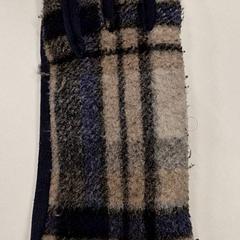 Guanto Geruit grijs, blauw, zwart, come riportato da Universiteitsbibliotheek Universiteitskwartier utilizzando iLost