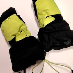 Rukavice, ako bolo nahlásené Gemeente Puurs-Sint-Amands pomocou iLost