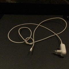 أجهزة الشحن، كما تم الإبلاغ عنه بواسطة Van der Valk Hotel Amsterdam Zuidas عبر iLost