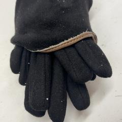Gloves, as reported by Het Amsterdamse Winterparadijs using iLost