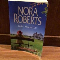 Rezervovat Nora Roberts, jak nahlášeno Van der Valk Hotel Emmeloord pomocí iLost