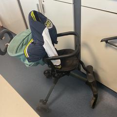 乳母車 がiLostで Breng Arnhem によって報告されました