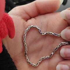 zilveren armband, som rapporterats till iLost