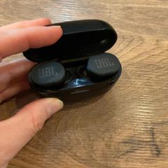 Auriculars sense fil ecouteurs Noir jbl, segons ha informat MEININGER Hotel Marseille Centre la Joliette mitjançant iLost