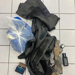 Bunt kläder, rapporterat av Ramada by Wyndham Amsterdam Airport Schiphol med iLost