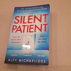 Libro, ha sido reportado por Van der Valk Hotel Schiphol con iLost