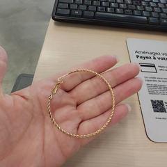 Fülbevaló, amint azt IKEA Brest Guipavas az iLost segítségével jelentette.