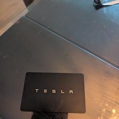 Tesla sleutel an iLost gemeldet