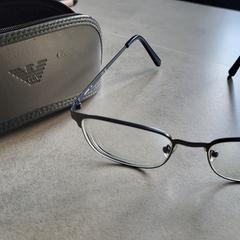 Brillenkoker met bril, come riportato a iLost