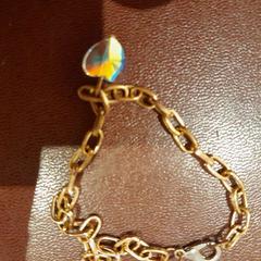 Náramek couleur or, jak nahlášeno TCL pomocí iLost