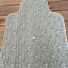 Cambiador à motif floraux vert, segundo informou IKEA Rennes - Pacé usando iLost