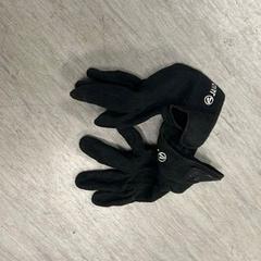 Gloves, as reported by Regio Oost-Vlaanderen using iLost