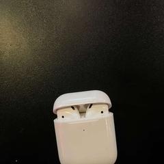 에어팟 white, iLost를 사용하여 Leonardo Hotel Amsterdam Rembrandtpark에 보고됨