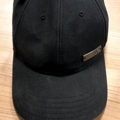 Gorra Zwart, ha sido reportado por Transdev Hoeksche Waard Goeree Overflakkee con iLost