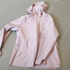 Kleding, a été signalé par Centraal magazijn utilisant iLost