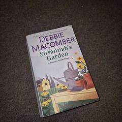 本 Debbi Macomber がiLostで The Dominican によって報告されました