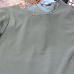 T-shirt olive green, rapporterat av Carlton Beach Hotel med iLost