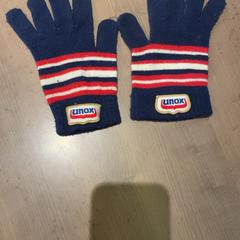 Handschoen, rapporterat av Pathé Arnhem med iLost