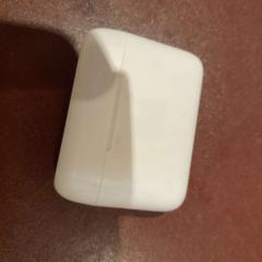 Puzdro na airpods blanc, ako bolo nahlásené TCL pomocou iLost
