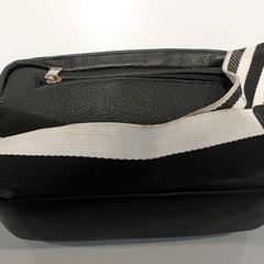 Bolsa - Handtas Van Riet, segundo informou Regio Oost-Vlaanderen usando iLost