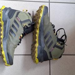Scarpe da uomo Kaki, noir, come riportato da ilévia utilizzando iLost