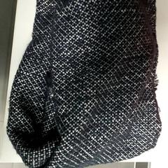 Kleding - sjaal, a été signalé par Centraal magazijn utilisant iLost