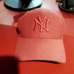 Sapka, amint azt Apenheul az iLost segítségével jelentette.