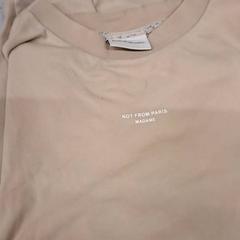 Svetr Creme, jak nahlášeno Hotel Theater FIGI pomocí iLost