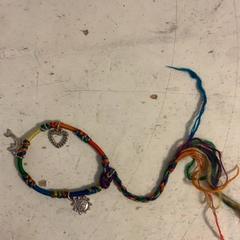 Armband, rapporterat av Artis med iLost