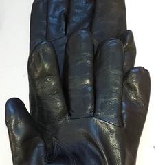 Vestiario - Handschoenen, come riportato da Regio Antwerpen - Brussel utilizzando iLost