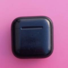 Pouzdro na airpods, jak nahlášeno Arriva West-Brabant pomocí iLost