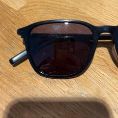 Slnečné okuliare sunglasses, ako bolo nahlásené Designer Outlet Roermond pomocou iLost