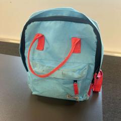 Rugtas Blauw/rood, jak nahlášeno Gebo Tours pomocí iLost