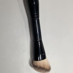 Brush Black, ako bolo nahlásené MEININGER Hotel Munich Olympiapark pomocou iLost