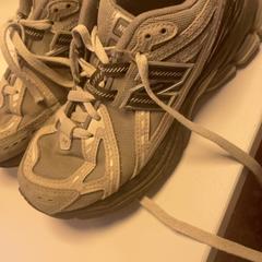 くつ Grijs がiLostで Pathé Schiedam によって報告されました