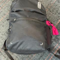 Mochila, ha sido reportado por Connexxion Amstelland-Meerlanden Schiphol Noord con iLost