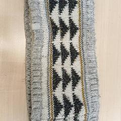 Bolsa de pescozo gris à motifs, segundo informou IKEA Rennes - Pacé usando iLost