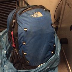 Back with Backpack and various clothing, ha sido reportado por MEININGER Hotel Berlin "Mitte" Humboldthaus con iLost