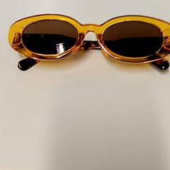 Gafas de sol, segundo informou Vrije Universiteit Brussel (VUB) usando iLost