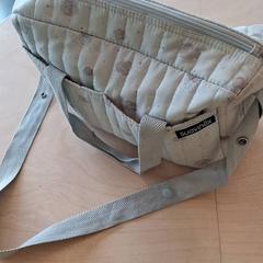 Kabelka, jak nahlášeno IKEA Lyon Grand Parilly pomocí iLost