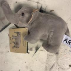 Olifant figuurtje Knuffel, zoals gemeld door Artis met iLost