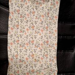 Tour de cou Bébé fleuri, a été signalé par IKEA Rouen Tourville-La-Rivière utilisant iLost