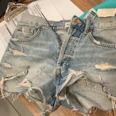 Pants, as reported by MEININGER Hotel Marseille Centre la Joliette using iLost